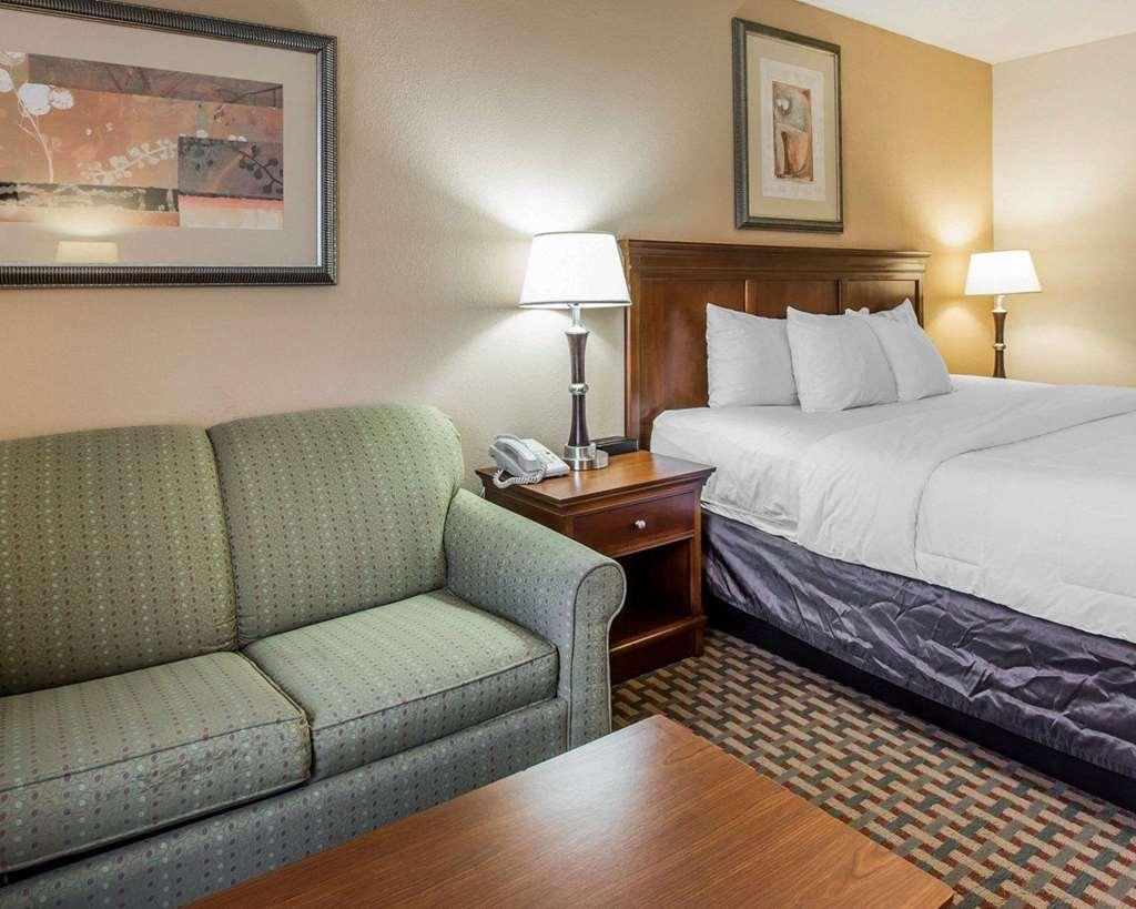 Quality Inn & Suites Dawsonville Room photo